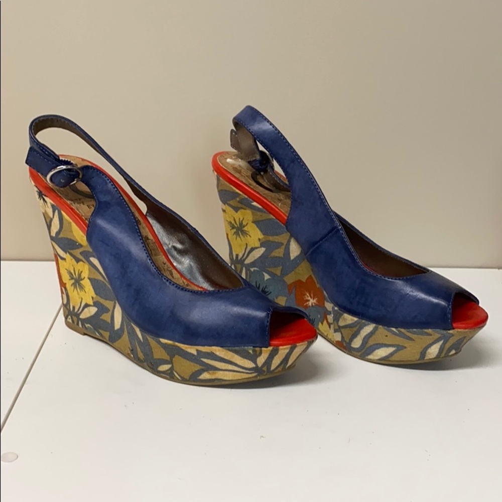 Guess wedge sandals